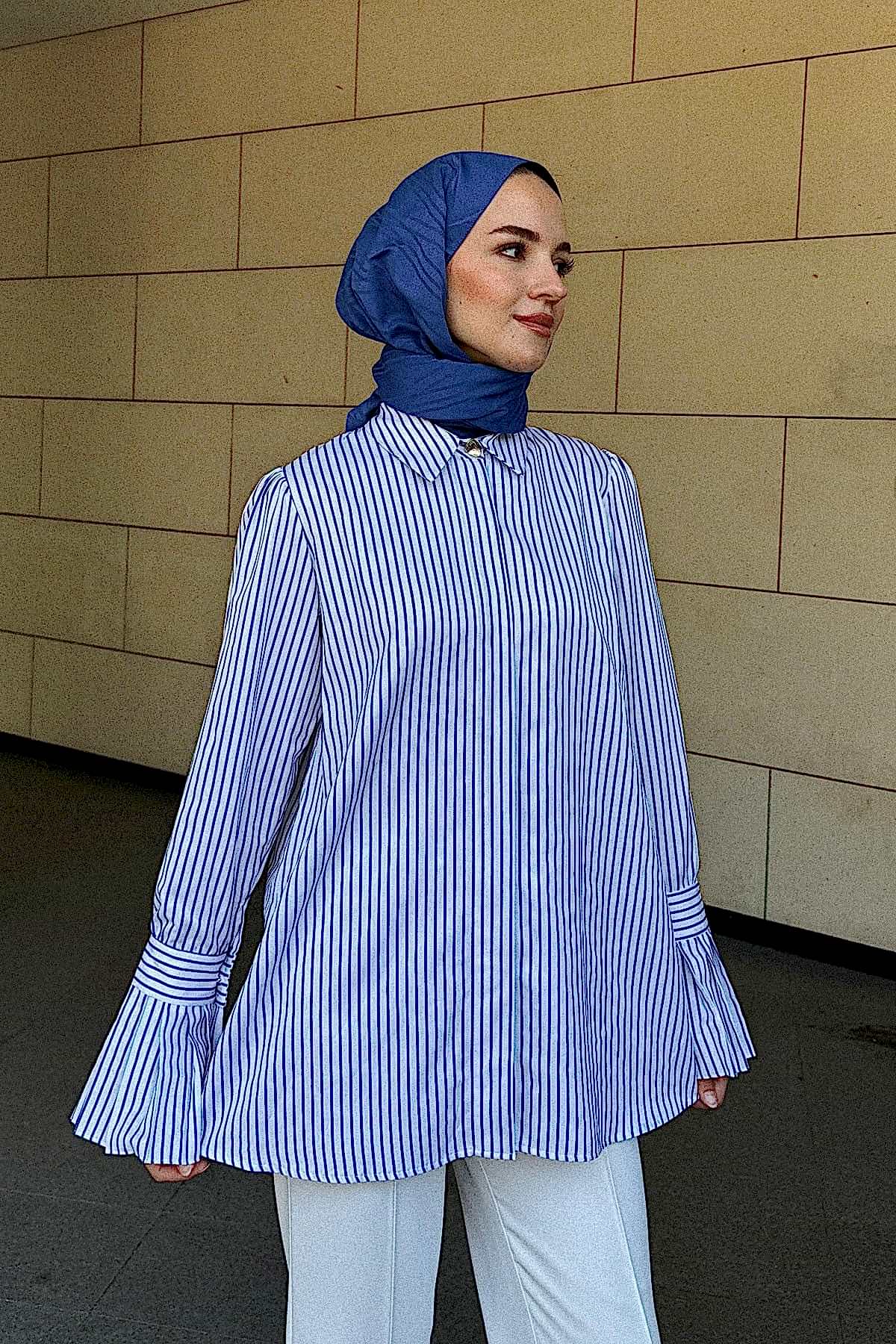 Mavi Kalın Çizgi